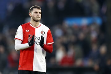 Rotterdam (Netherlands), 28/01/2024.- Santiago Gimenez of Feyenoord reacts after the Dutch Eredivisie soccer match between Feyenoord and FC Twente at Feyenoord Stadion de Kuip in Rotterdam, Netherlands, 28 January 2024. (Países Bajos; Holanda) EFE/EPA/MAURICE VAN STEEN
