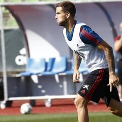 Iñigo Martínez, baja en el último entrenamiento de España