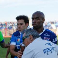 Compañeros le entregan total respaldo a Emilio Rentería