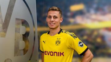 Thorgan Hazard completes Borussia Dortmund move