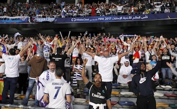 Gran ambiente en el Zayed Sports City Stadium.