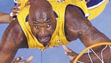 <b>EL GIGANTE, ENFADADO</b>. O´Neal reta a los Lakers para irse del equipo.