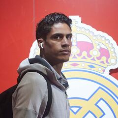 El Manchester United, pendiente de Raphael Varane