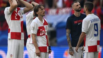 Modric, Brozovic y Kramaric, tras el empate ante Albania.