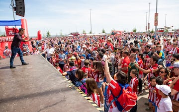 Niños disfrutando de su Día en el Metropolitano. 