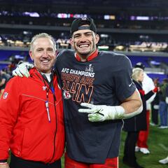 What are the details of Drue Tranquill’s new contract with the Chiefs?