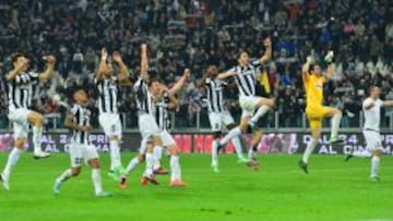 Los jugadores de la Juventus celebran el título de liga conseguido la pasada temporada.