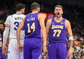 Los Lakers ponen el despertador a tiempo