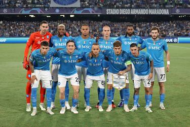 Once inicial del Nápoles. Alex Meret, Victor Osimhen, Natan de Souza, Leo Ostigard, Frank Anguissa, Khvicha Kvaratskhelia, Mathias Olivera, Piotr Zielinski, Stanislav Lobotka, Giovanni Di Lorenzo y Matteo Politano.