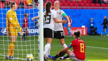 VALENCIENNES, FRANCE - JUNE 12: Sara Daebritz of Germany celebrates scoring the opening goal with team-mate Alexandra Popp during the 2019 FIFA Women's World Cup France group B match between Germany and Spain at Stade du Hainaut on June 12, 2019 in V