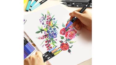 Tenemos unos rotuladores de ‘lettering’ con doble punta, estuche y recambios