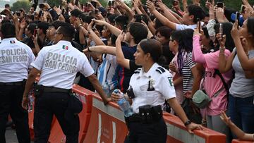 Despite strong security, a fan in Monterrey managed to approach Lionel Messi ahead of Inter Miami’s 2nd leg CONCACAF Champions Cup match vs Rayados.