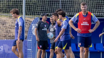 Simeone, en el entrenamiento del Atlético.