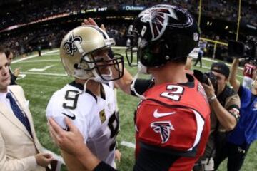  Drew Brees, QB de New Orleans Saints, y Matt Ryan, de Atlanta Falcons , presente y futuro de la NFL. 