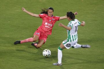 Clásico entre los equipos de Medellín por la fecha 7 del grupo B de la Liga Femenina. 2-1 para el verde.