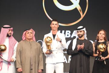 Cristiano Ronaldo fue galardonado como mejor jugador del año, logró su sexto Globe Soccer.