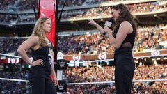 Ronda Rousey y Stephanie McMahon, durante el Wrestlemania 31.