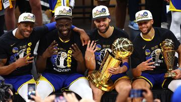 Andre Iguodala, Draymond Green, Klay Thompson y Stephen Curry celebran el título ganado el 2022 en Boston, el cuarto para un bloque de jugadores histórico.