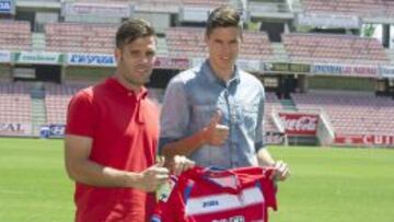 Ortuño, a la izquierda.