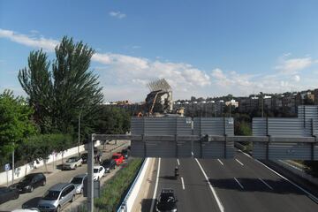 The first four phases of demolition, removing the north, south and lateral stands, was completed by Novermber 2019 - leaving the most complicated task, demolishing the Tribuna - the main stand, until last.