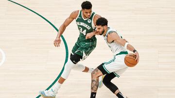 Desde 1947 ha habido partidos de la NBA en Navidad y el primero fue entre los New York Knicks y los Providence Steamrollers en el Madison Square Garden.