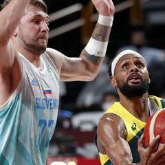 Mills pulveriza a Doncic