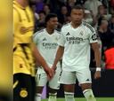 Rodrygo no se aguanta la risa viendo a Mbappé en su primera gran noche en el Bernabéu