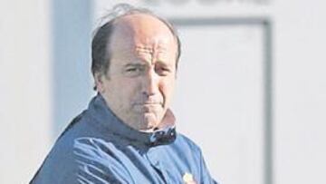 <b>REFLEXIVO. </b>Lotina combinó ayer la terapia de grupo con un mensaje ilusionante pese a la situación.