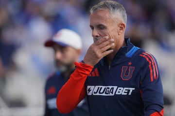 Gustavo Álvarez busca cerrar el plantel de la U. Además de la Supercopa, este año la Universidad de Chile competirá en Copa Chile, Campeonato Nacional y Copa Libertadores. El entrenador argentino aguarda por dos refuerzos más.