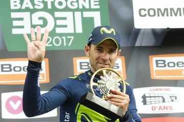 <b> 2017 </b> <br> 
Con temple y paciencia, Valverde calculó fríamente su momento para rebasar a Dan Martin y convertirse en el español con más monumentos de la historia en solitario, cuatro, por delante de los tres que poseía junto a Freire. Kwiatkowski fue tercero.