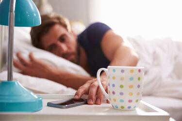 Cómo usar el celular de despertador sin que gaste la batería