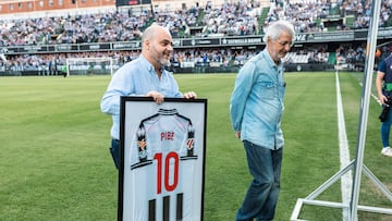 19102025 Castellon Despedida del Pibe, speaker del CD Castellon durante 25 años Castalia