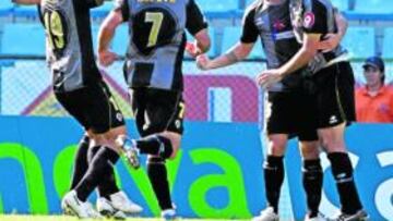 <b>EL HÉRCULES PESCÓ EN EL INFIERNO. </b>Un cabezazo de Abraham Paz permitió al Hércules llevarse tres puntos bajo un intenso calor.