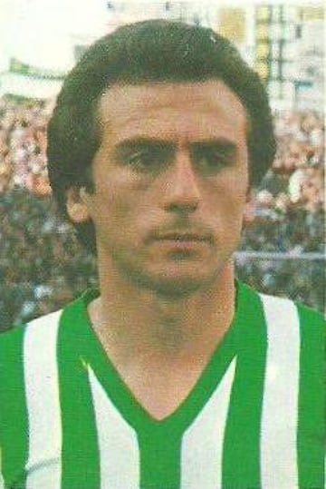 Jugó con el Betis las temporadas 79/80 y 80/81 y con el Atlético de Madrid la temporada 84/85