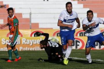 Futbol, Cobresal vs Universidad Catolica
Septima fecha, campeonato de clausura 2016/17
El jugador de Universidad Catolica German Lanaro, centro, celebra con sus companeros su gol contra Cobresal durante el partido de primera division disputado en el estadio El Cobre de El Salvador, Chile.
19/03/2017
Andres Pina/Photosport
***********
Football, Cobresal vs Universidad Catolica
7th date, Clousure Championship 2016/17
Universidad Catolica's player German Lanaro, center, celebrates with teammates after scoring against Cobresal during the first division football match at the El Cobre stadium in El Salvador, Chile.
19/03/2017
Andres Pina/Photosport