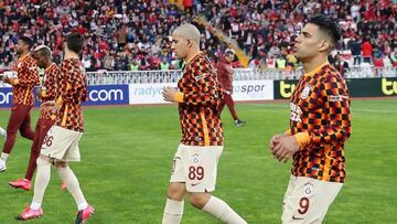 Falcao Garc&iacute;a durante el calentamiento antes de un partido con Galatasaray.