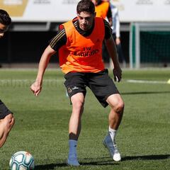 James sin problemas físicos, entrena con normalidad