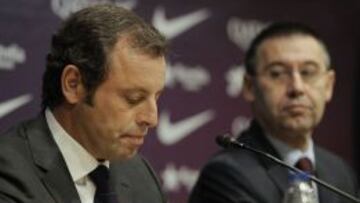 Rosell, decepcionado con Bartomeu al fondo.