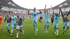 Kervin Arriaga festejando el triunfo con Minnesota United.