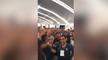 Riquelme entró a votar como un hincha más de Boca: Euforia total