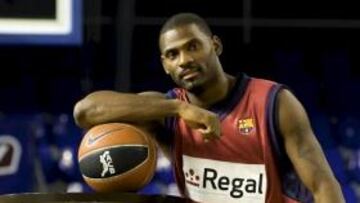 <b>OTROS TIEMPOS. </b>Pete Mickeal, posando antes de su enfermedad.