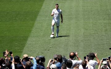 Luka Jovic unveiled at Real Madrid.