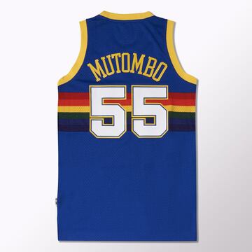 Camiseta de Mutombo, con los Nuggets.