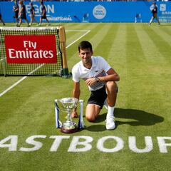 Djokovic lanzado a Wimbledon: gana a Monfils en Eastbourne