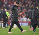 La última de Klopp: celebraba el triunfo, se le pierde al anillo de casado y todo acaba así