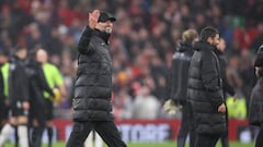 La última de Klopp: celebraba el triunfo, se le pierde al anillo de casado y todo acaba así