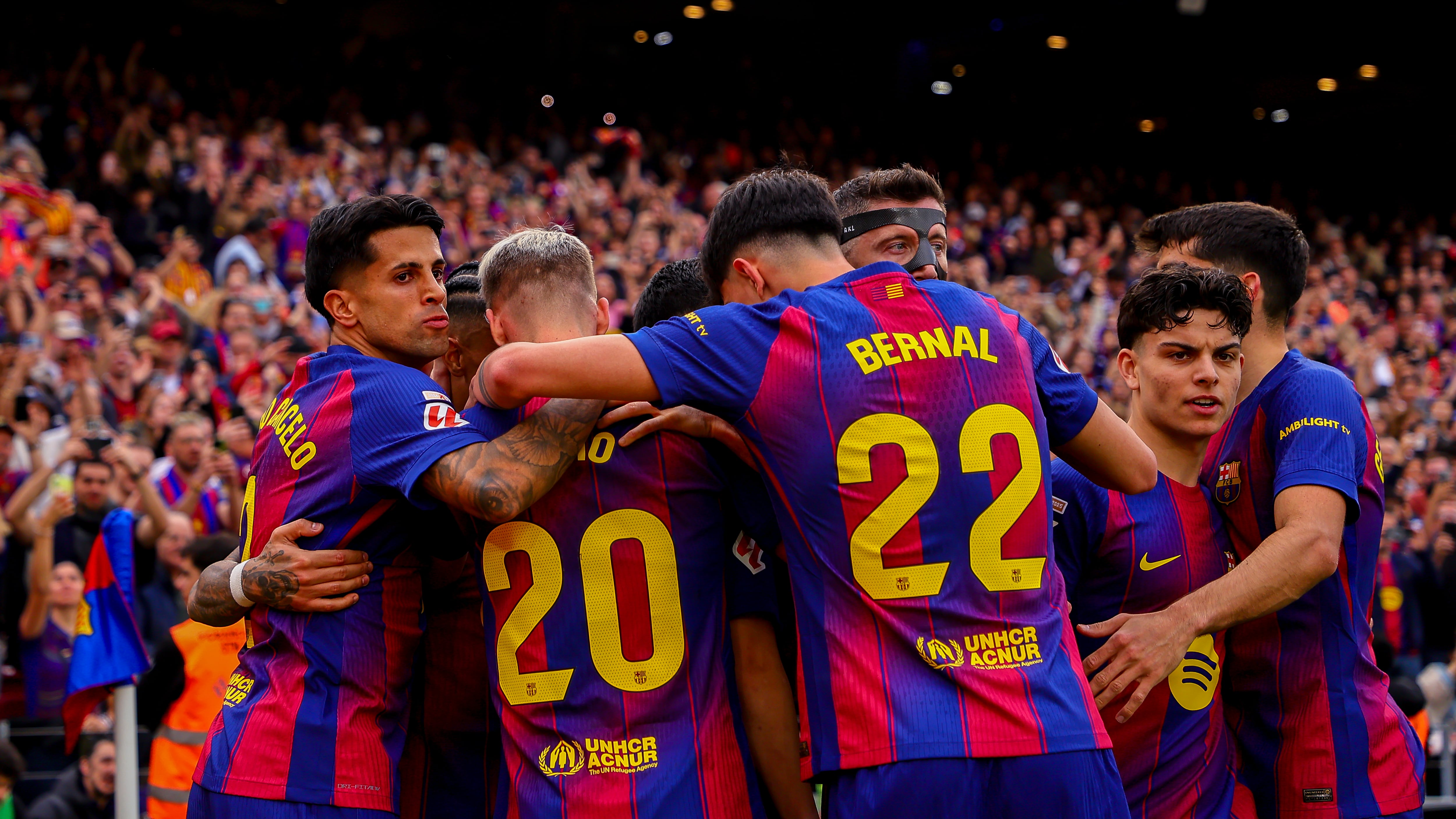 Why are Barcelona playing with a different name and number style against Newcastle?