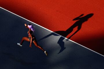 La atleta Priscilla Frederick, de Antigua y Barbuda, compite en la final femenina de Salto de Altura durante los Juegos de la Commonwealth Gold Coast 2018 en el Estadio Carrara, Costa Dorada, Australia.