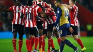 El Southampton despedaza al Arsenal y le deja sin liderato