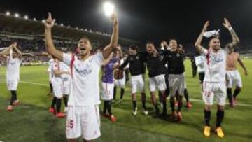 Los jugadores del Sevilla celebran el pase a la final